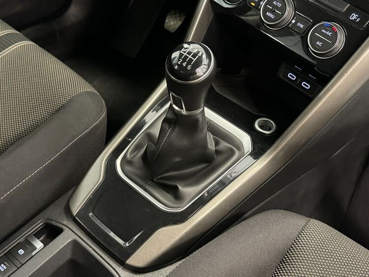 Volkswagen T-Roc ADVANCE foto 37