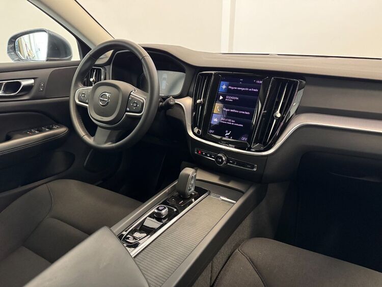 Volvo V60 MOMENTUM AUTO foto 12
