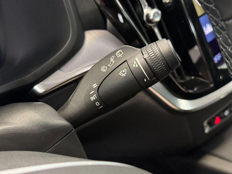 Volvo V60 MOMENTUM AUTO foto 22