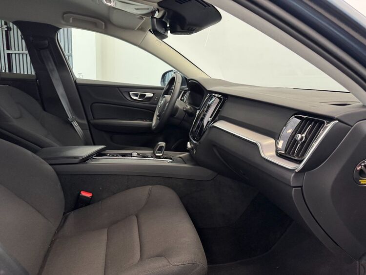 Volvo V60 MOMENTUM AUTO foto 27