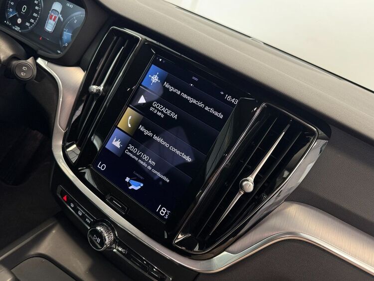 Volvo V60 MOMENTUM AUTO foto 30