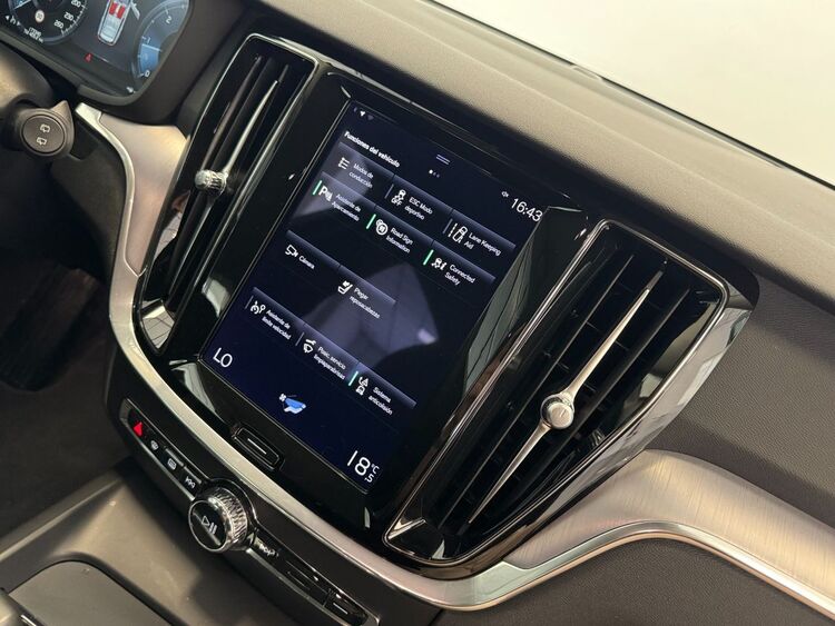 Volvo V60 MOMENTUM AUTO foto 31