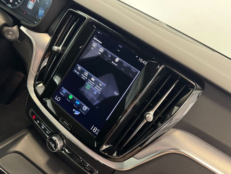 Volvo V60 MOMENTUM AUTO foto 32