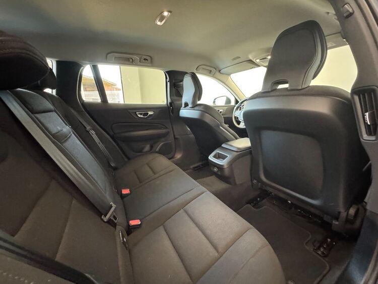 Volvo V60 MOMENTUM AUTO foto 36