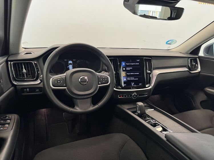 Volvo V60 MOMENTUM AUTO foto 9