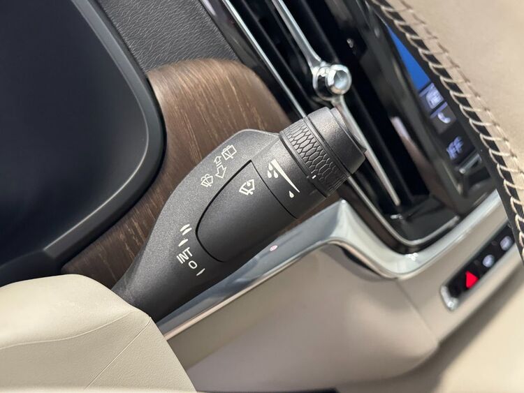 Volvo V90 B4 AWD foto 22