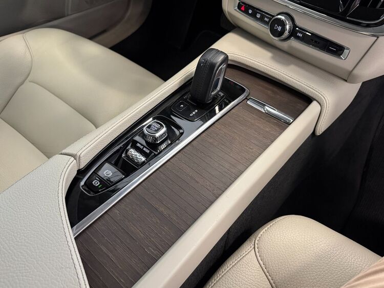 Volvo V90 B4 AWD foto 40