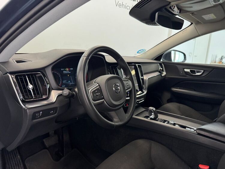 Volvo V60 MOMENTUM PRO AUTO foto 13
