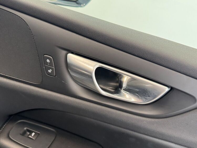 Volvo V60 MOMENTUM PRO AUTO foto 26