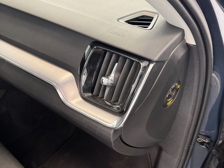 Volvo V60 MOMENTUM PRO AUTO foto 27