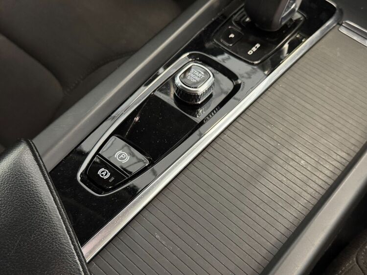 Volvo V60 MOMENTUM PRO AUTO foto 32