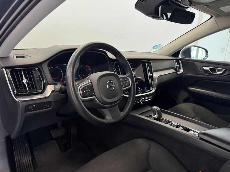 Volvo V60 MOMENTUM PRO AUTO foto 8