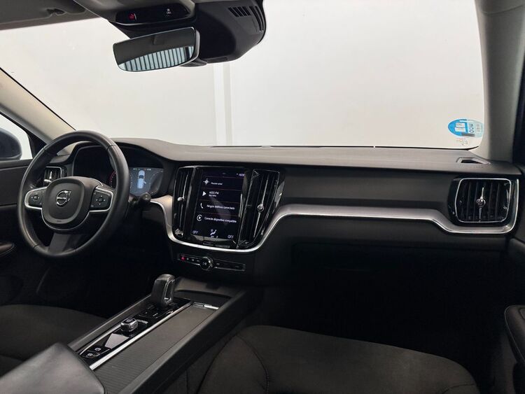 Volvo V60 MOMENTUM PRO AUTO foto 11