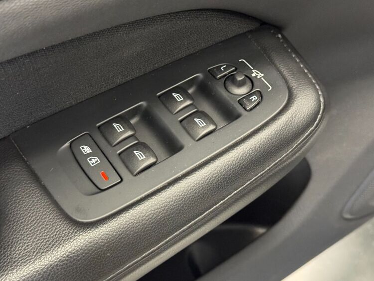 Volvo V60 AWD AUTO foto 17