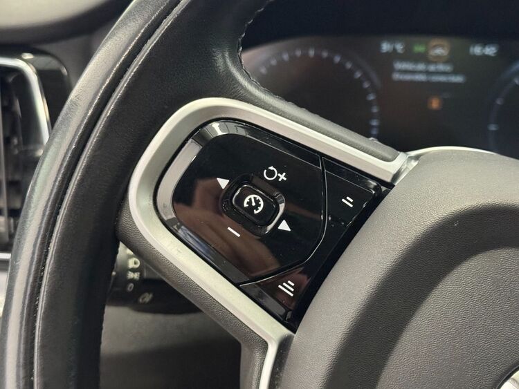 Volvo V60 AWD AUTO foto 24