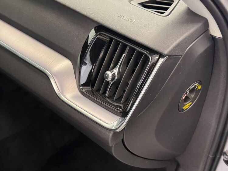 Volvo V60 AWD AUTO foto 32