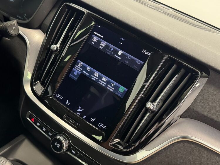 Volvo V60 AWD AUTO foto 35