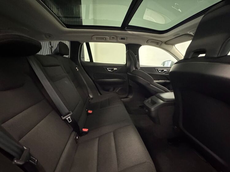 Volvo V60 AWD AUTO foto 42