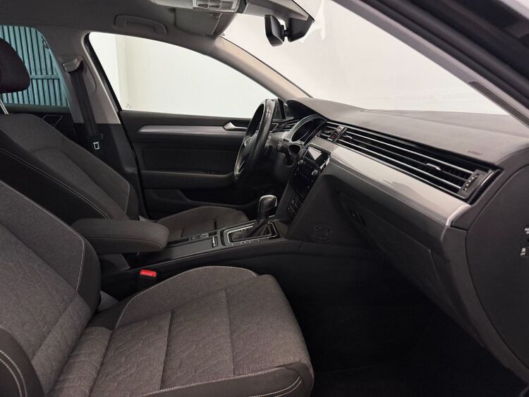 Volkswagen Passat EXECUTIVE foto 31