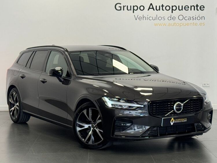 Volvo V60 PLUS DARK AUTO foto 2