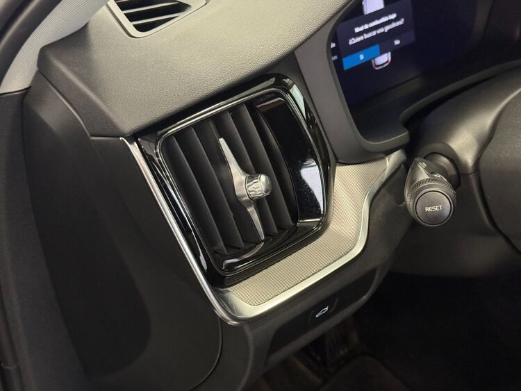 Volvo V60 PLUS DARK AUTO foto 16