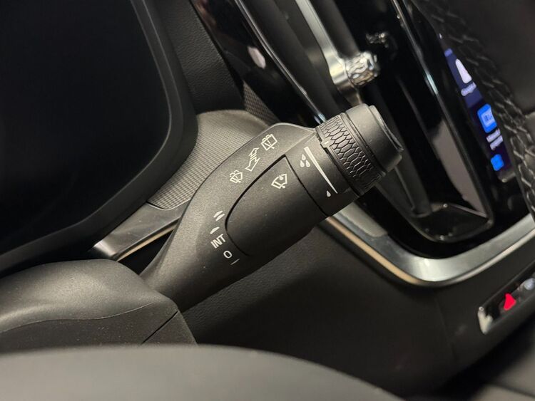 Volvo V60 PLUS DARK AUTO foto 20