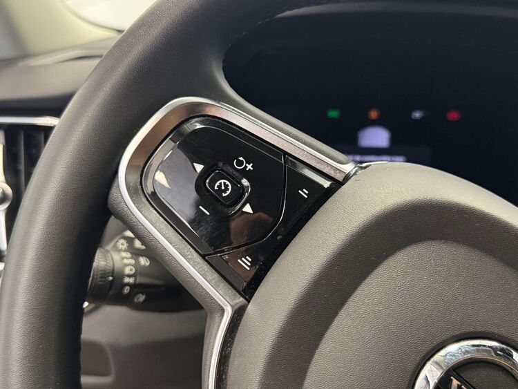 Volvo V60 PLUS DARK AUTO foto 21