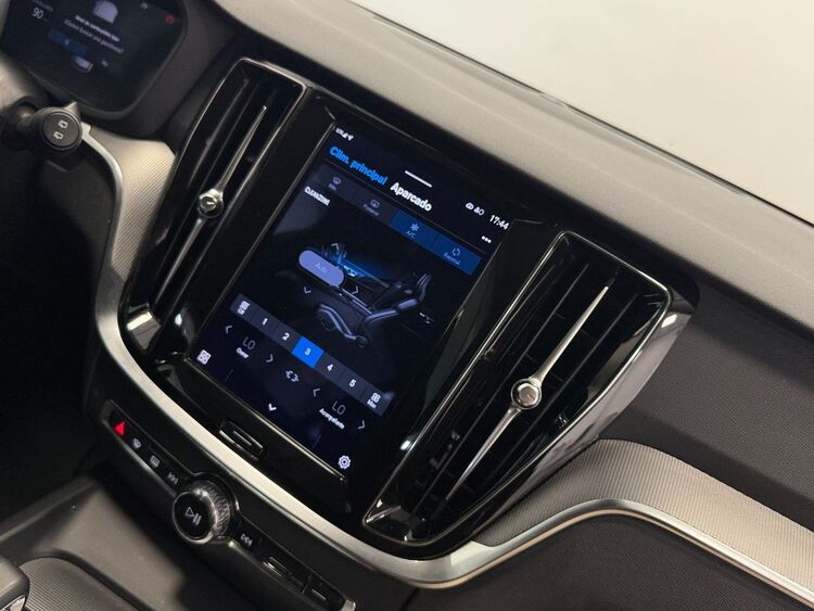 Volvo V60 PLUS DARK AUTO foto 30