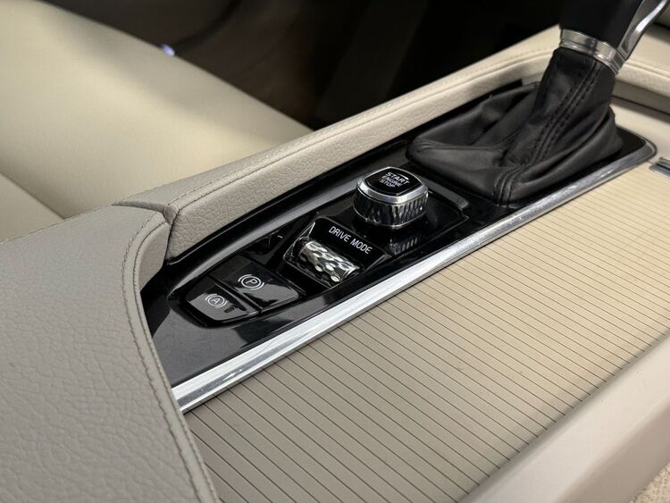 Volvo V90 D4 AWD AUTO foto 39