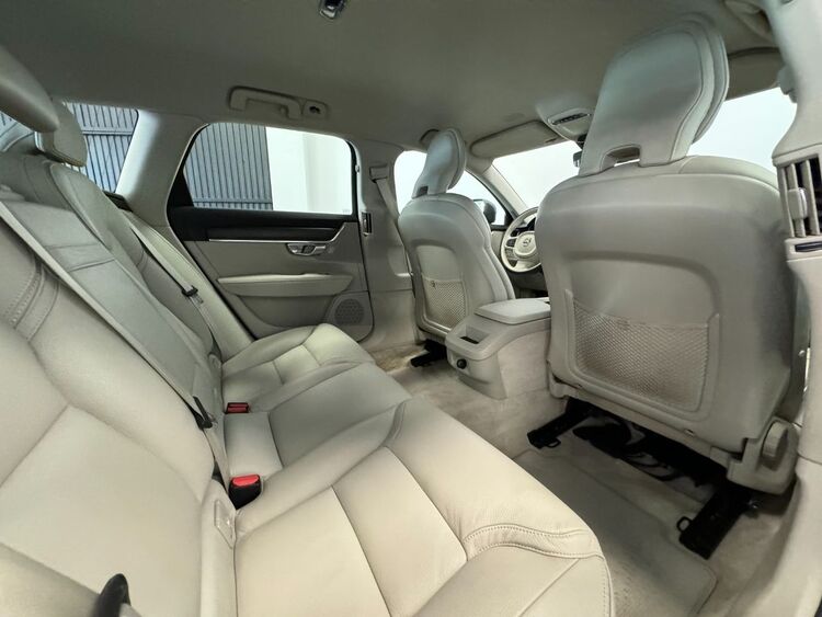 Volvo V90 D4 AWD AUTO foto 41