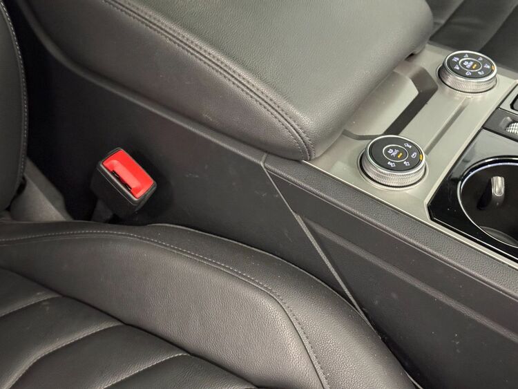 Volkswagen Touareg R LINE foto 35