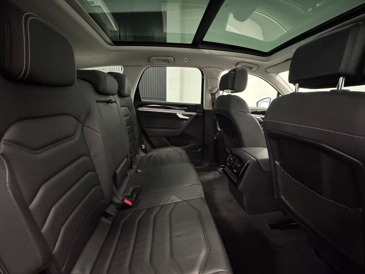 Volkswagen Touareg R LINE foto 37