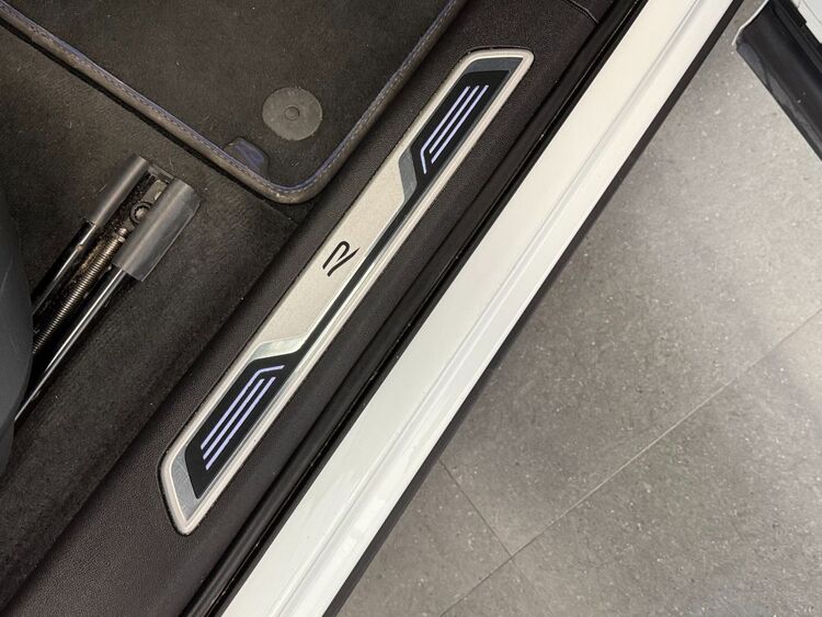 Volkswagen Touareg R foto 30