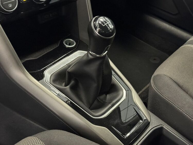 Volkswagen T-Roc ADVANCE foto 22