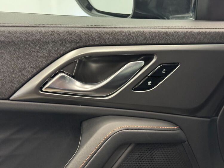 MG HS LUXURY foto 16