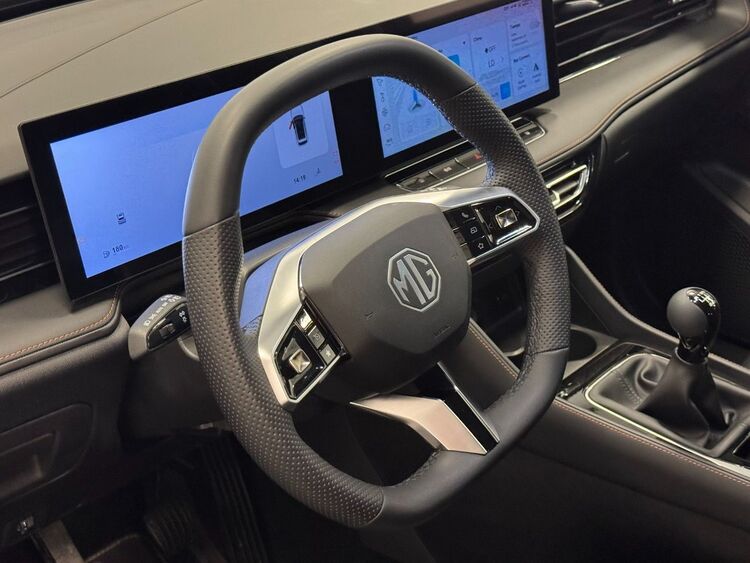 MG HS LUXURY foto 18