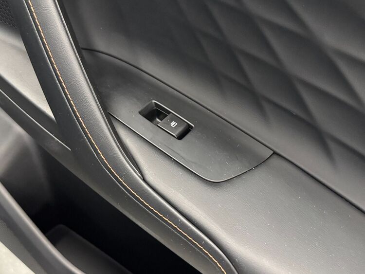 MG HS LUXURY foto 31