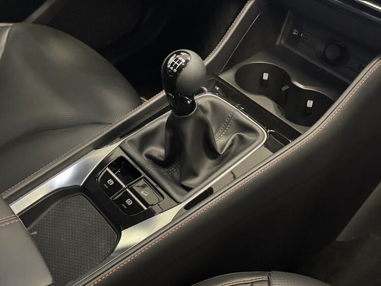 MG HS LUXURY foto 43