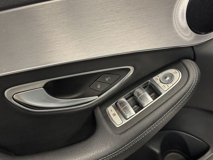 Mercedes Clase C AMG 220 foto 17