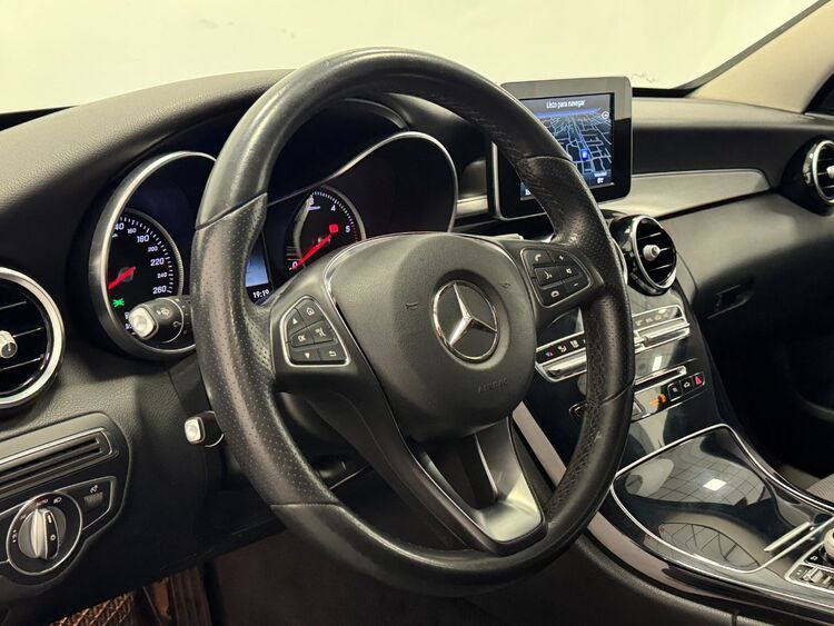 Mercedes Clase C AMG 220 foto 21