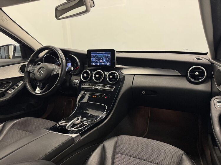 Mercedes Clase C AMG 220 foto 11