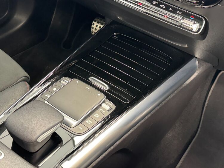 Mercedes GLA AMG foto 45