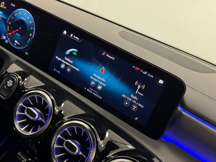 Mercedes CLA 250 E AMG foto 39