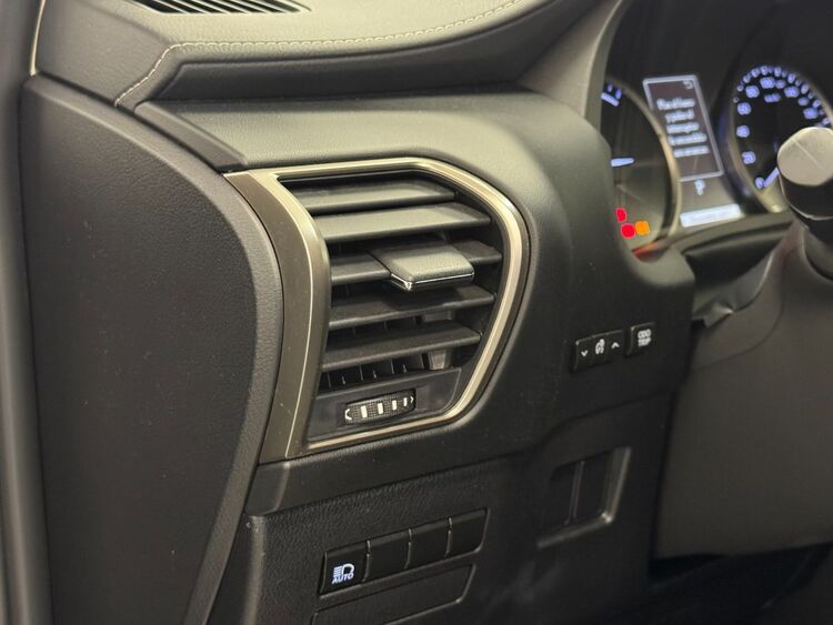 Lexus NX 300H BUSINESS foto 17