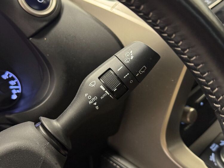 Lexus NX 300H BUSINESS foto 21