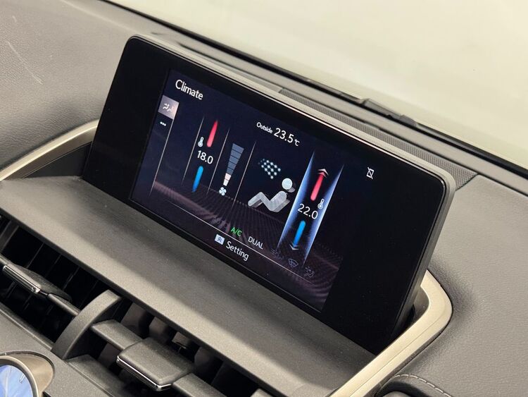 Lexus NX 300H BUSINESS foto 36