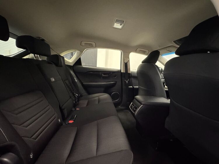 Lexus NX 300H BUSINESS foto 44