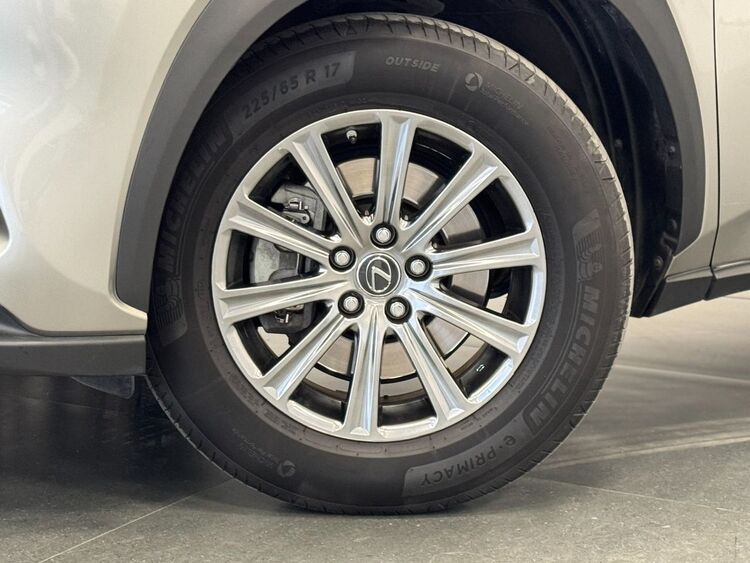 Lexus NX 300H BUSINESS foto 48