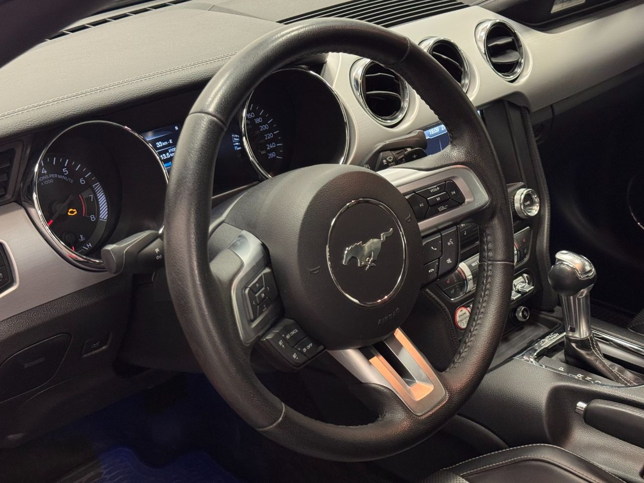 Ford Mustang GT miniatura 19