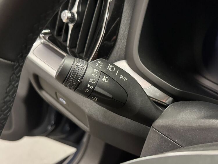 Volvo V60 CORE AUTO foto 21